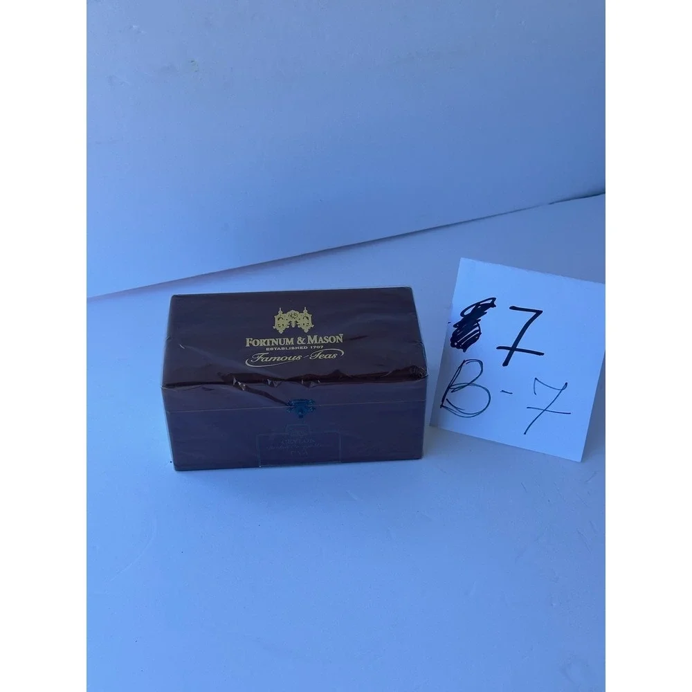 Vintage Fortnum & Mason Famous Teas Ceylon UVA Wooden Box Collectible B-7